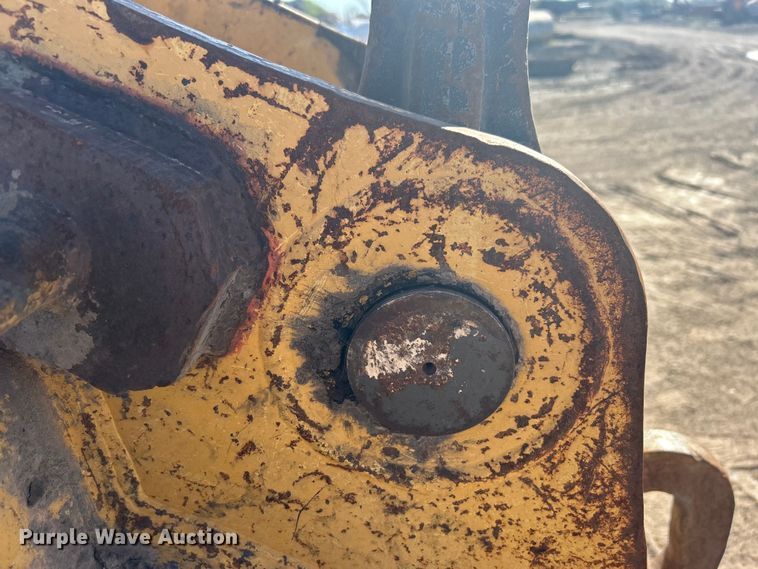 image for item DO1016 2011 John Deere 200D LC excavator