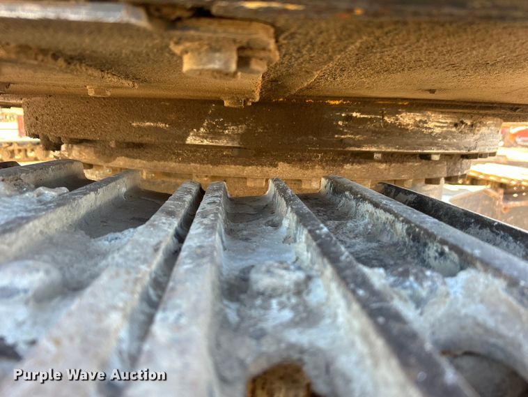 image for item DO1016 2011 John Deere 200D LC excavator