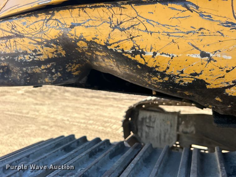 image for item DO1016 2011 John Deere 200D LC excavator