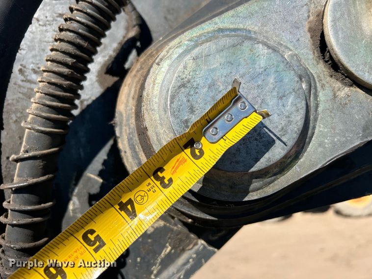 image for item DO1016 2011 John Deere 200D LC excavator