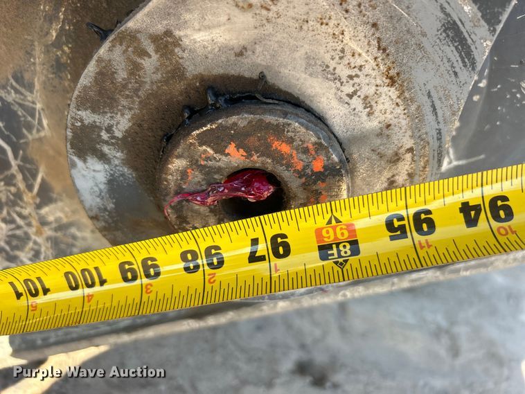 image for item DO1016 2011 John Deere 200D LC excavator