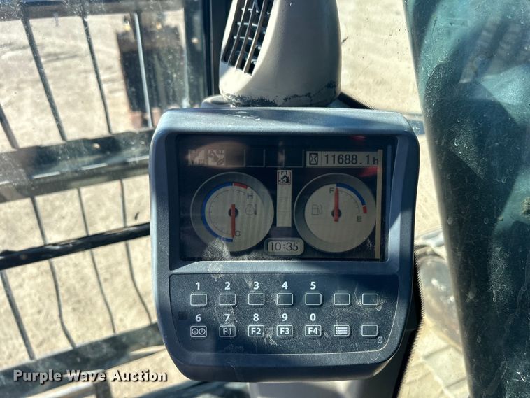 image for item DO1016 2011 John Deere 200D LC excavator