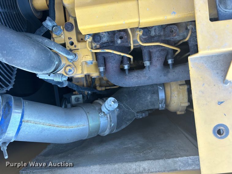 image for item DO1016 2011 John Deere 200D LC excavator