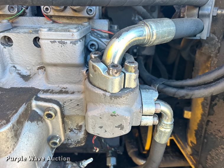 image for item DO1016 2011 John Deere 200D LC excavator