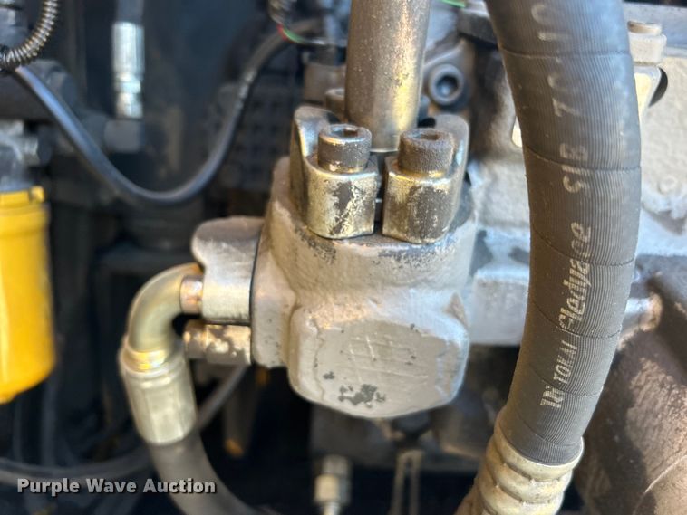 image for item DO1016 2011 John Deere 200D LC excavator