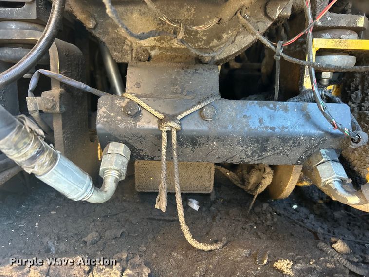 image for item DO1016 2011 John Deere 200D LC excavator