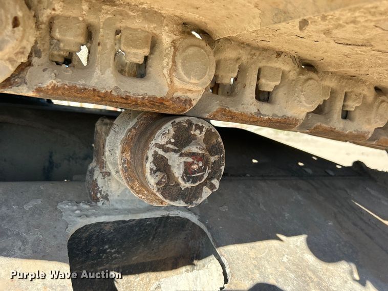 image for item DO1016 2011 John Deere 200D LC excavator