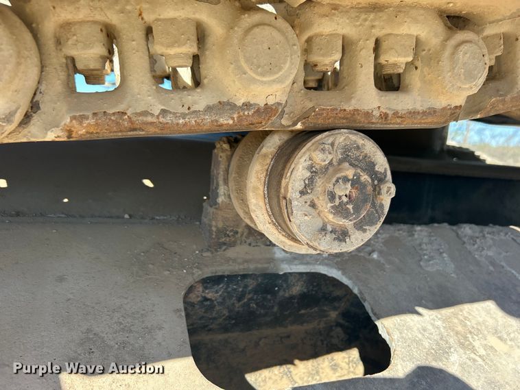 image for item DO1016 2011 John Deere 200D LC excavator