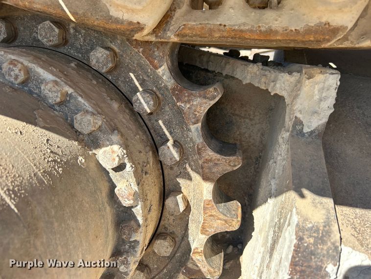 image for item DO1016 2011 John Deere 200D LC excavator