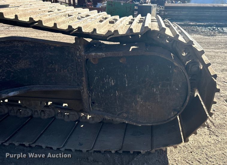 image for item DO1016 2011 John Deere 200D LC excavator