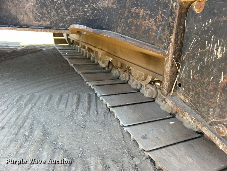 image for item DO1016 2011 John Deere 200D LC excavator