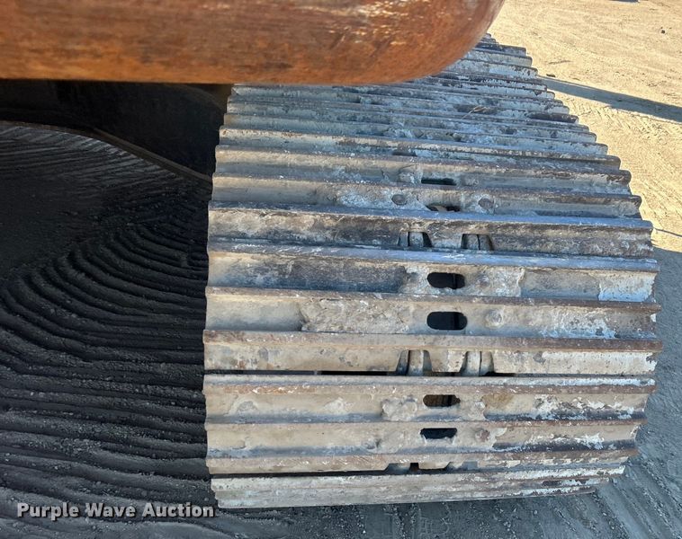 image for item DO1016 2011 John Deere 200D LC excavator