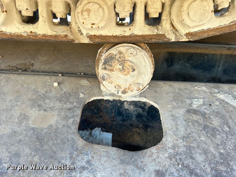 image for item DO1016 2011 John Deere 200D LC excavator