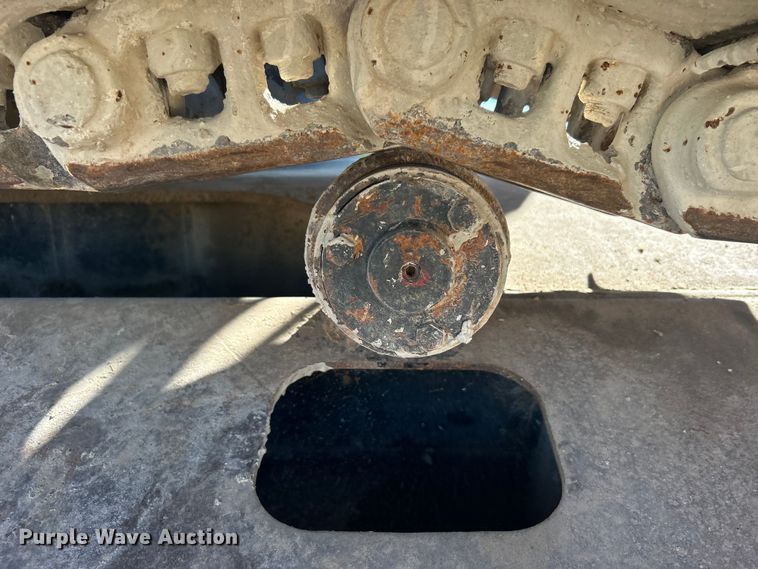 image for item DO1016 2011 John Deere 200D LC excavator