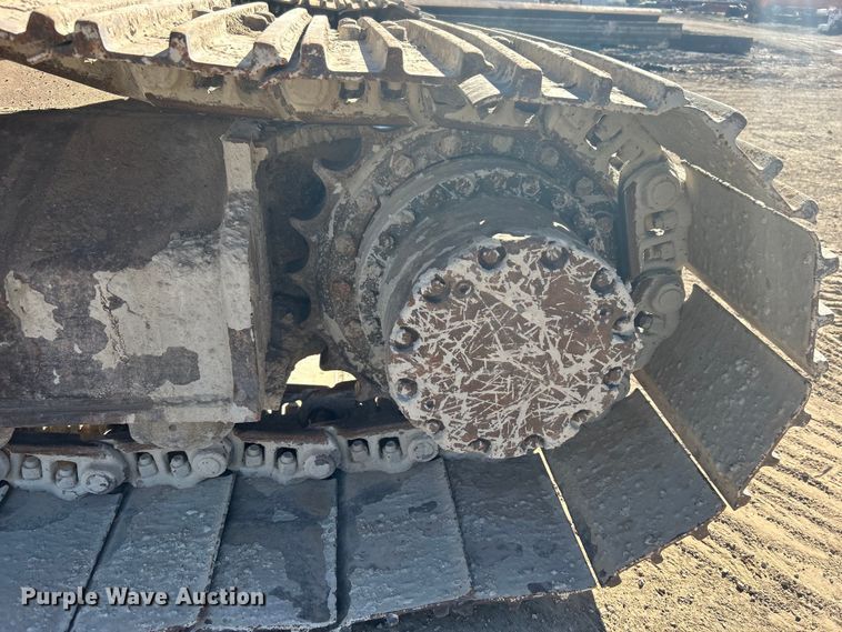 image for item DO1016 2011 John Deere 200D LC excavator