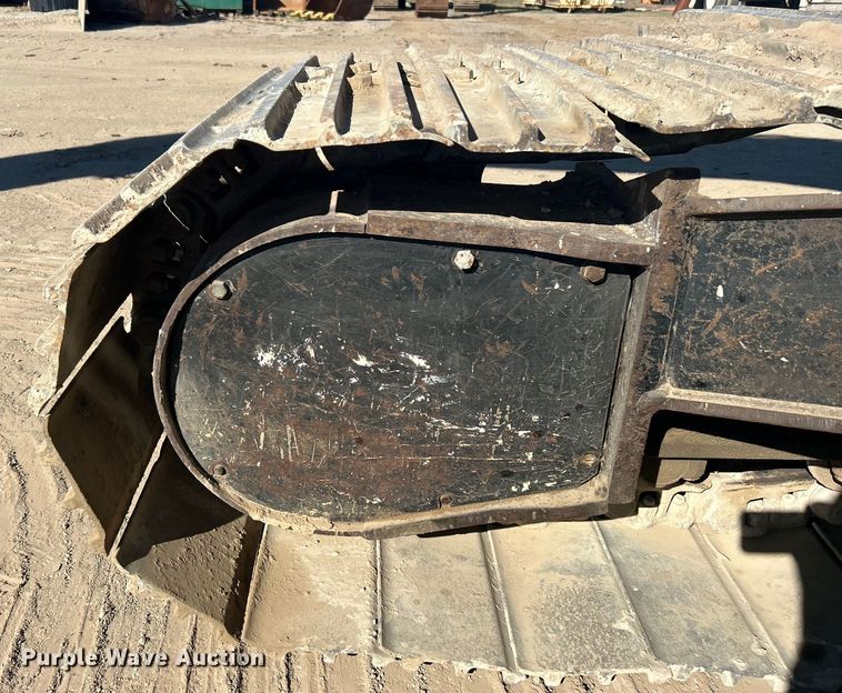 image for item DO1016 2011 John Deere 200D LC excavator