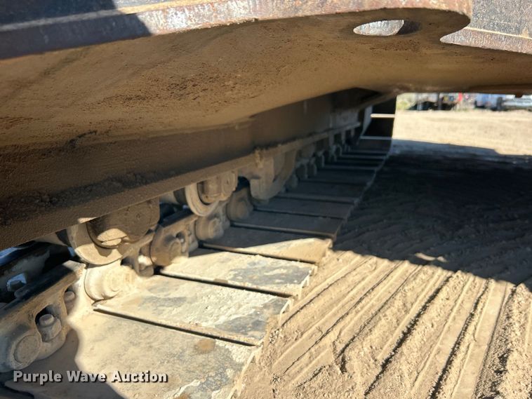 image for item DO1016 2011 John Deere 200D LC excavator