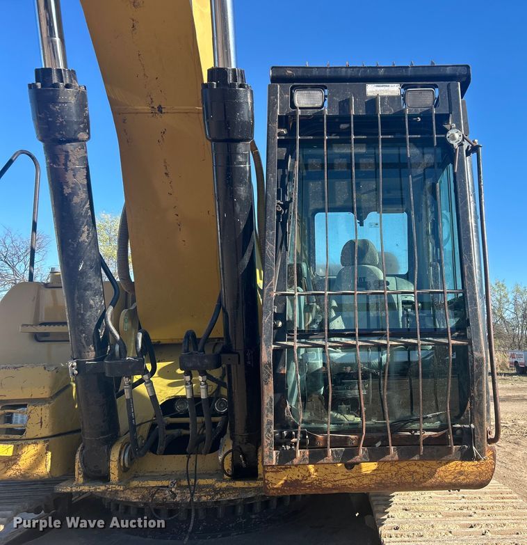 image for item DO1017 2008 Caterpillar  325D L excavator