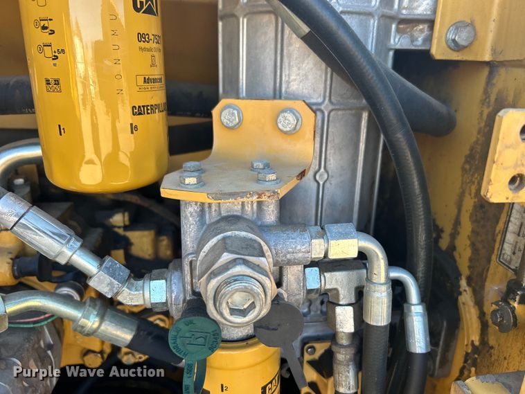 image for item DO1017 2008 Caterpillar  325D L excavator