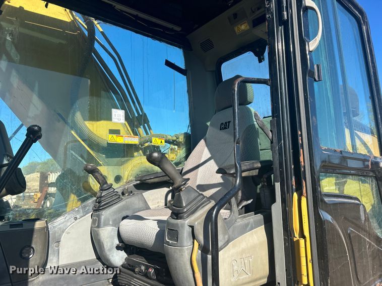 image for item DO1017 2008 Caterpillar  325D L excavator