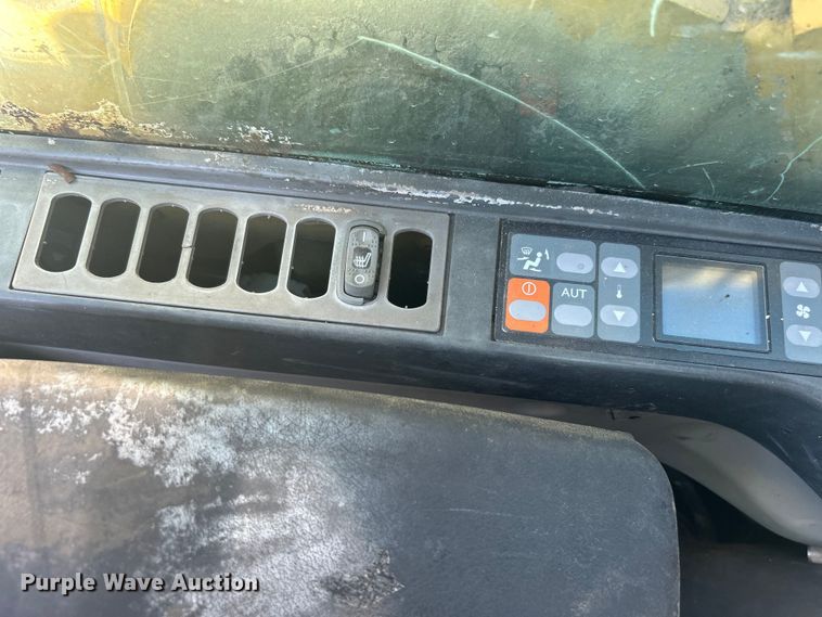 image for item DO1017 2008 Caterpillar  325D L excavator