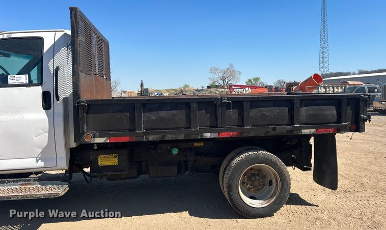 image for item DO1023 2006 GMC C5500 dump flatbed truck