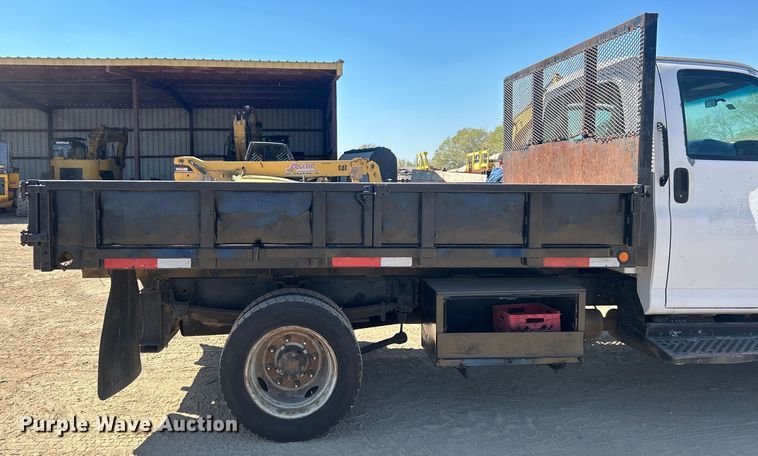 image for item DO1023 2006 GMC C5500 dump flatbed truck