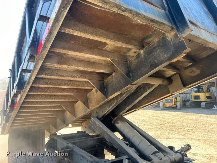 image for item DO1023 2006 GMC C5500 dump flatbed truck