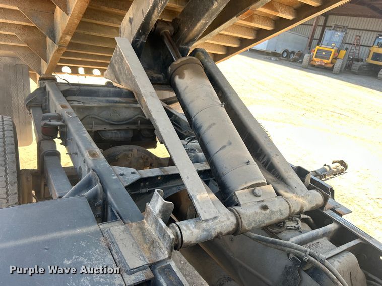 image for item DO1023 2006 GMC C5500 dump flatbed truck