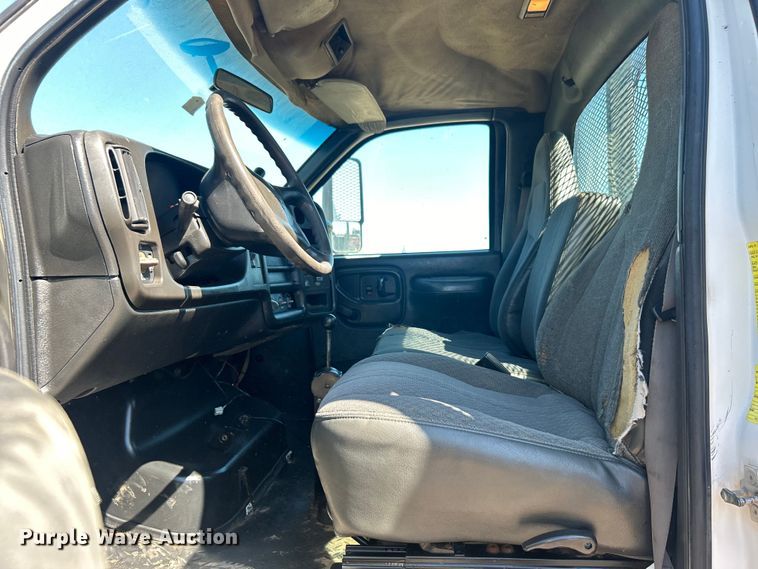 image for item DO1023 2006 GMC C5500 dump flatbed truck