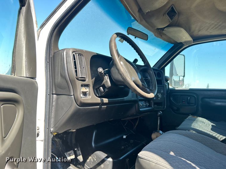 image for item DO1023 2006 GMC C5500 dump flatbed truck