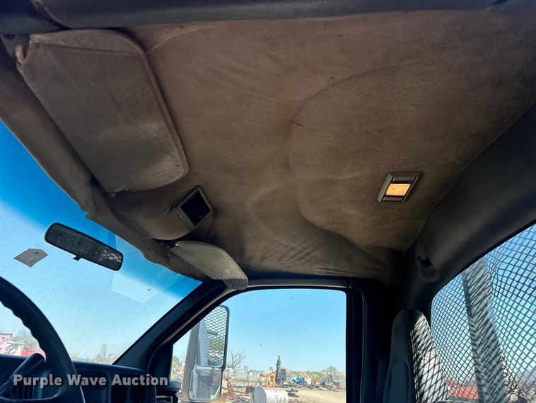 image for item DO1023 2006 GMC C5500 dump flatbed truck