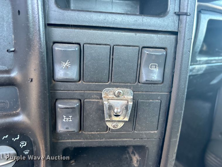 image for item DO1023 2006 GMC C5500 dump flatbed truck