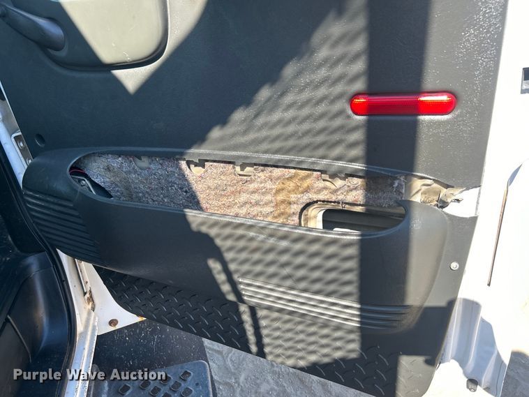 image for item DO1023 2006 GMC C5500 dump flatbed truck