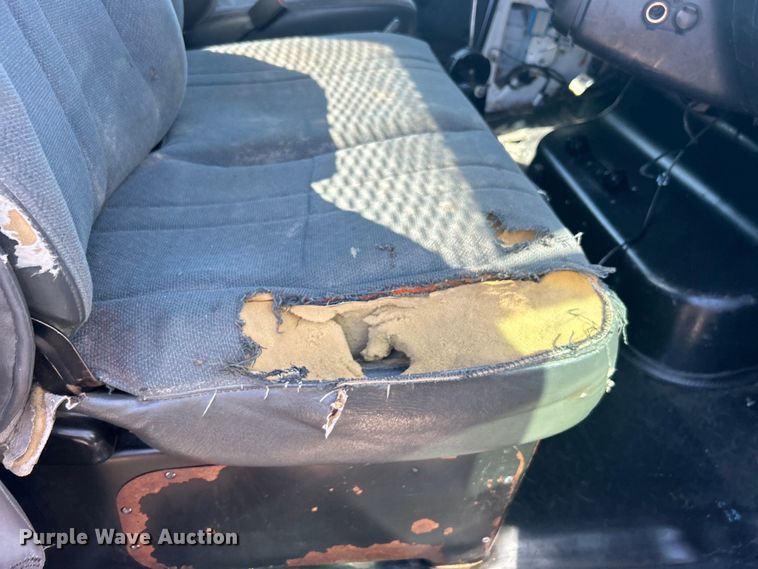 image for item DO1023 2006 GMC C5500 dump flatbed truck