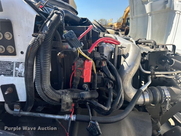 image for item DO1023 2006 GMC C5500 dump flatbed truck