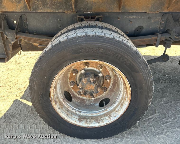 image for item DO1023 2006 GMC C5500 dump flatbed truck