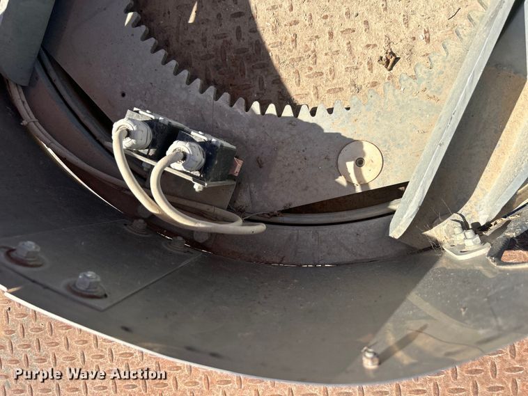 image for item DO1027 2017 Top Hat Industries utility trailer with dust management system 