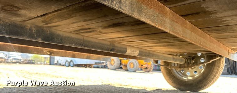 image for item DO1027 2017 Top Hat Industries utility trailer with dust management system 