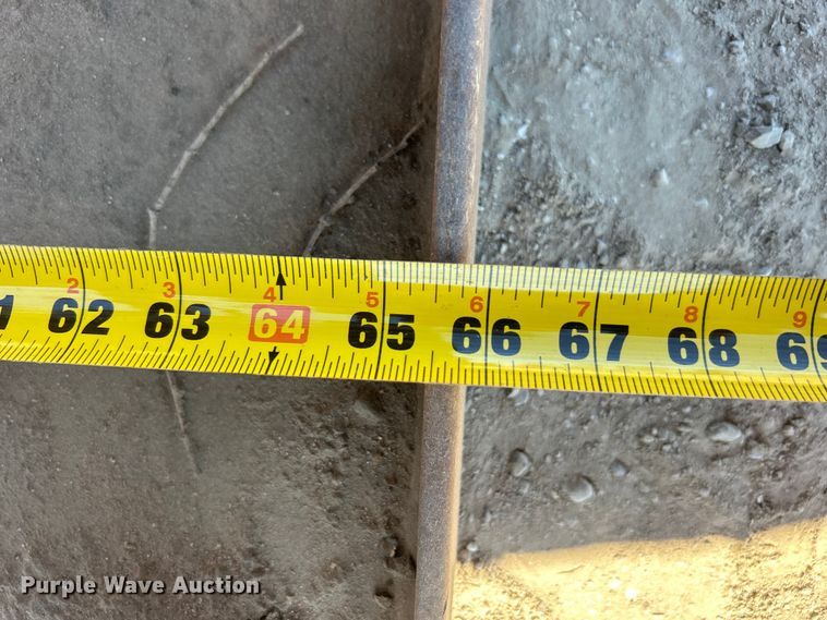 image for item DO1028 Skid steer grapple bucket