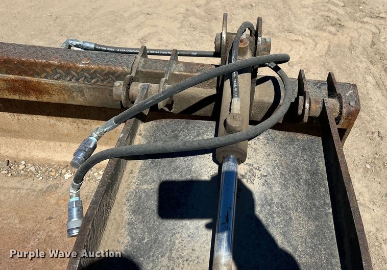 image for item DO1029 Skid steer grapple bucket