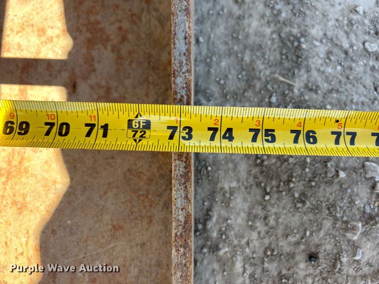 image for item DO1029 Skid steer grapple bucket