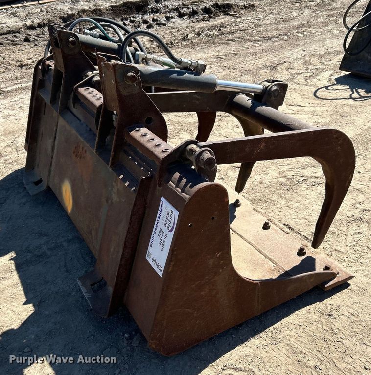 image for item DO1030 Skid steer grapple bucket