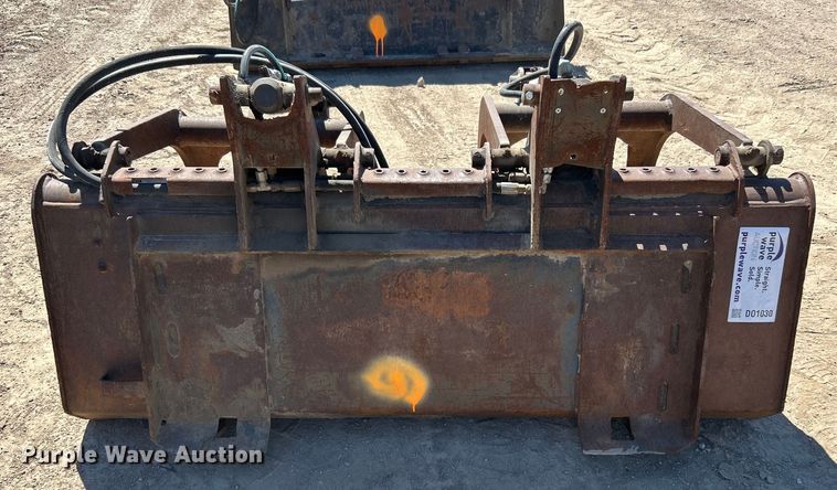 image for item DO1030 Skid steer grapple bucket