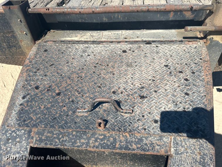 image for item DO1041 2010 Kaufman equipment trailer