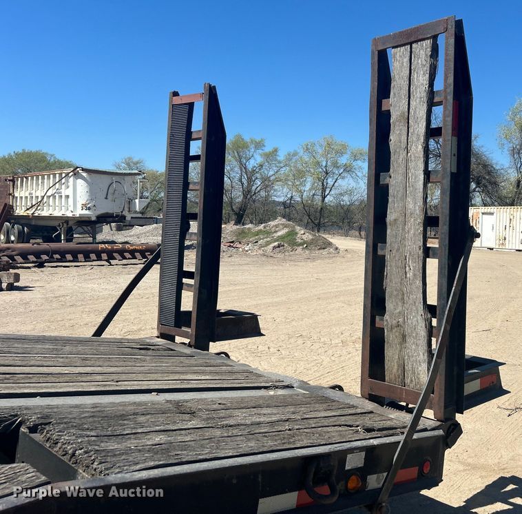 image for item DO1041 2010 Kaufman equipment trailer