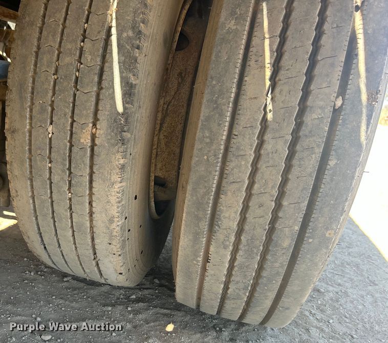 image for item DO1041 2010 Kaufman equipment trailer