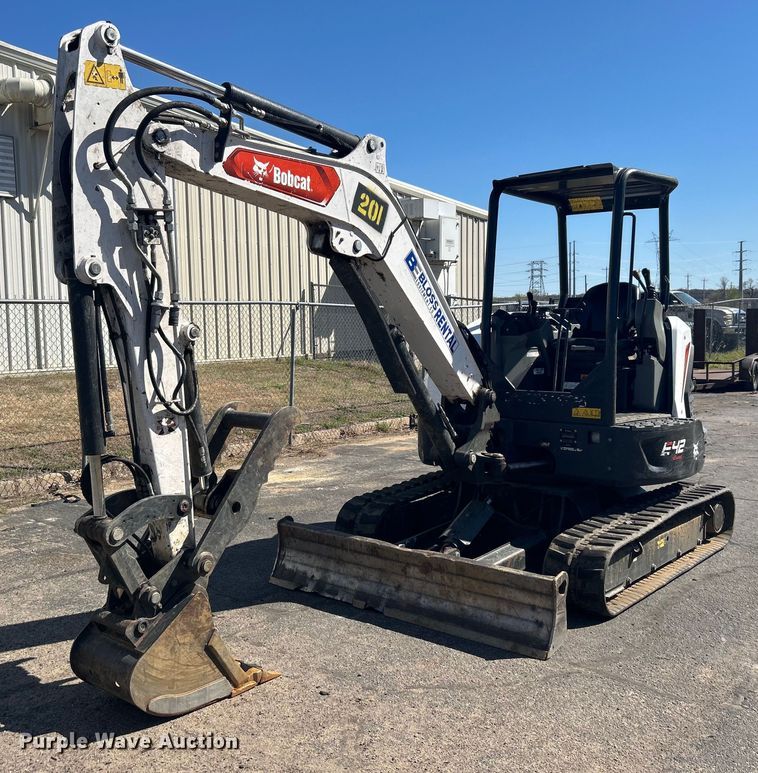 image for item DO1042 2022 Bobcat  E42 mini excavator