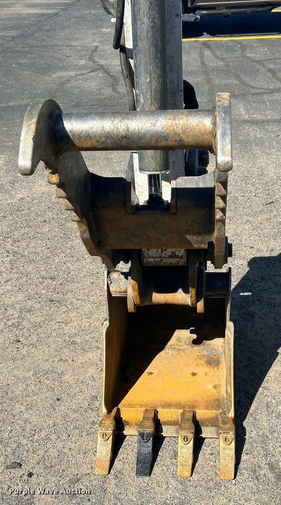 image for item DO1042 2022 Bobcat  E42 mini excavator