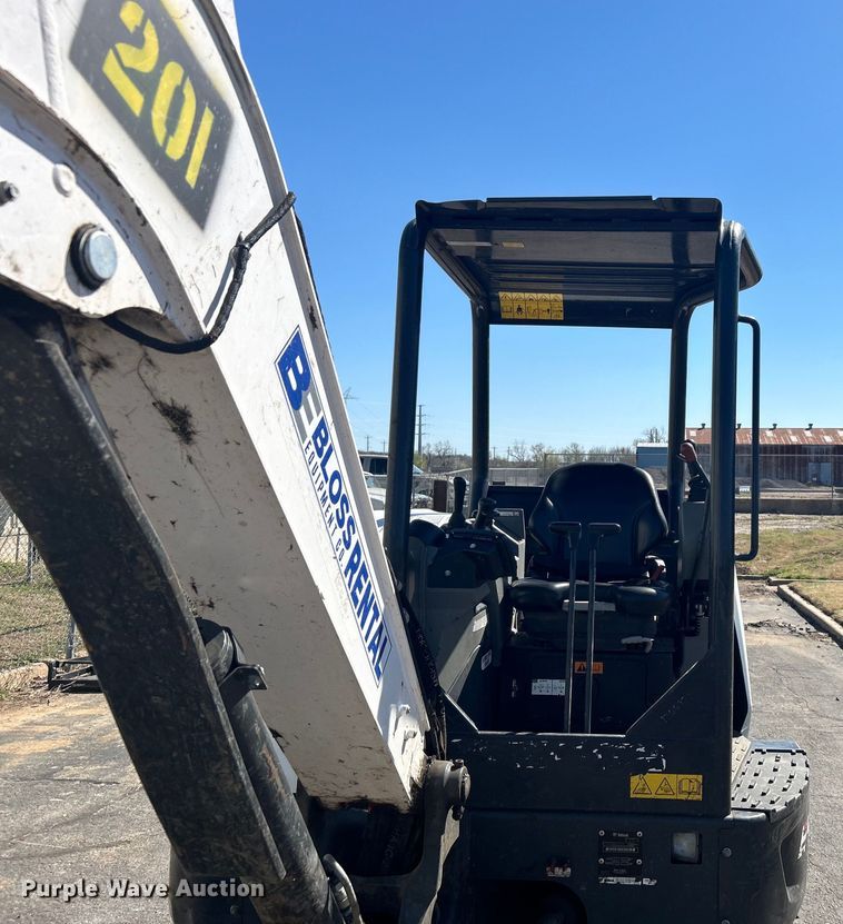 image for item DO1042 2022 Bobcat  E42 mini excavator